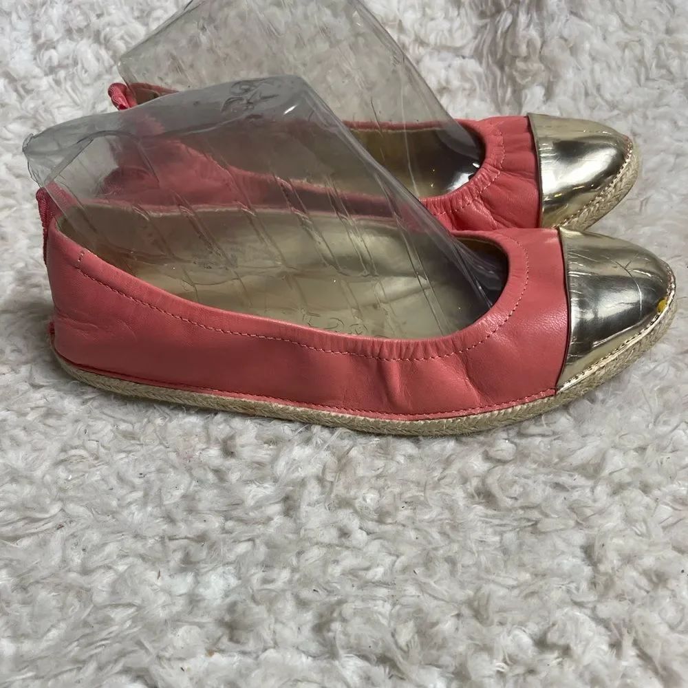 Nine West leather Coral and gold cap round toe slip on flats espadrilles SZ8.5 M